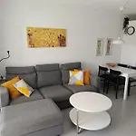 アパート Coronado Perla Pool Centro ネルハ