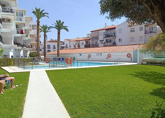 Coronado Perla Pool Centro